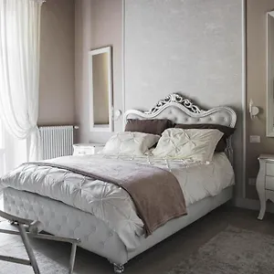  Appartamento Belvedere Luxury Apartment, View On The Walls